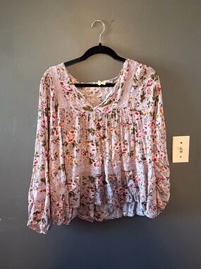 easel Floral V-Neck Peasant Blouse in Lavender and Pink